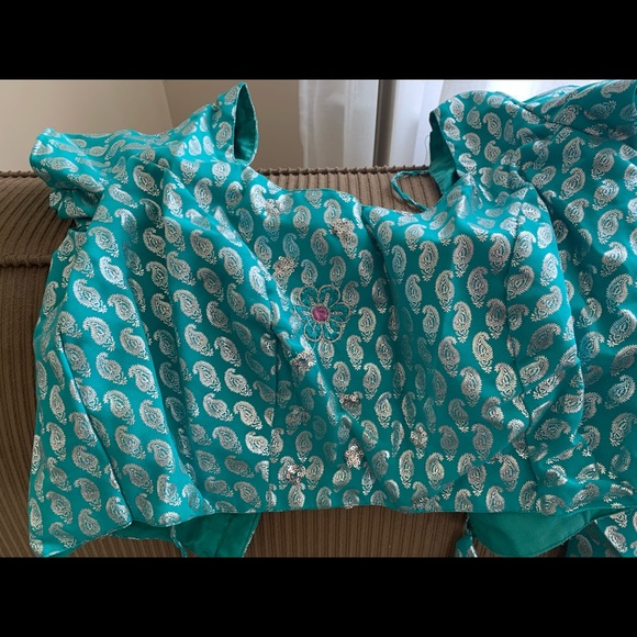 Saree - Picture 2 of 4